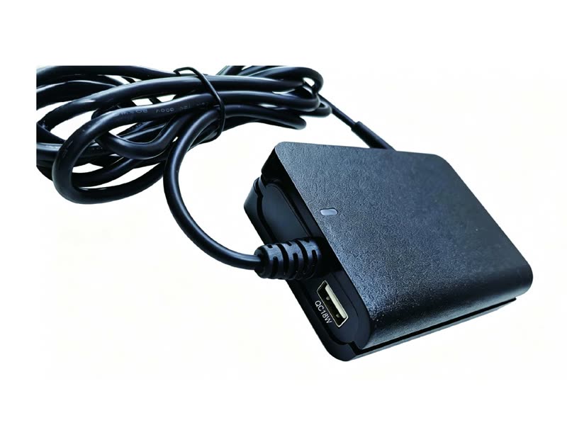 GYX-SL-100 100W PD 适配器（自带 USB-C 线）